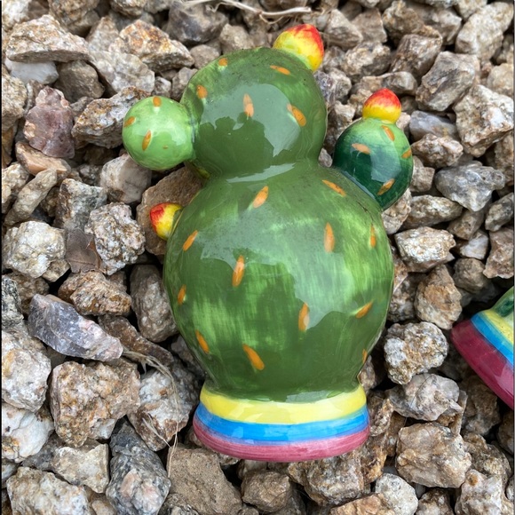 Salt and pepper shaker - Picture 3 of 3